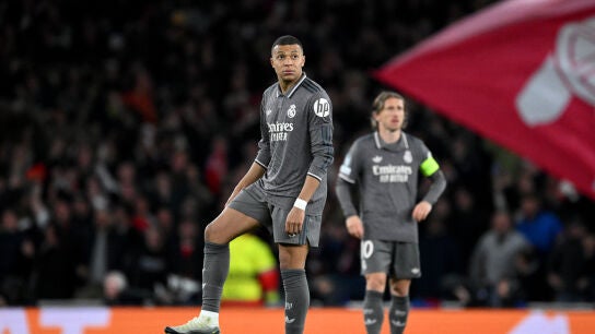 Mbapp&eacute; y Modric en el partido de ida en el Emirates Stadium (3-0)