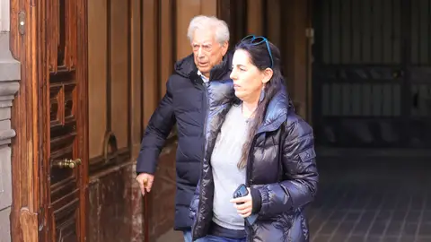 Mario Vargas Llosa y su hija Morgana en 2023 Mario Vargas Llosa y su hija Morgana en 2023