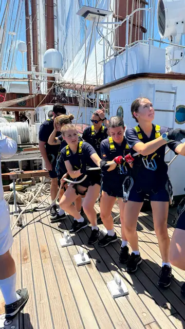 La Princesa Leonor a bordo del buque escuela Juan Sebastián Elcano La Princesa Leonor a bordo del buque escuela Juan Sebastián Elcano