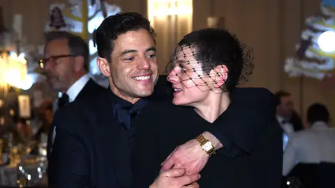 Rami Malek junto a Emma Corrin Rami Malek junto a Emma Corrin
