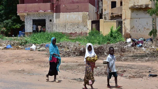 Sudán cumple dos años de guerra sumido en una de las mayores crisis humanitarias del mundo Sudán cumple dos años de guerra sumido en una de las mayores crisis humanitarias del mundo
