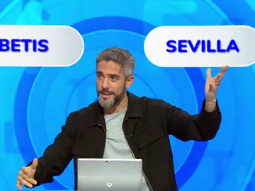 Roberto Leal, espectador de la goleada del Betis golea al Sevilla en Pasapalabra Roberto Leal, espectador de la goleada del Betis golea al Sevilla en Pasapalabra