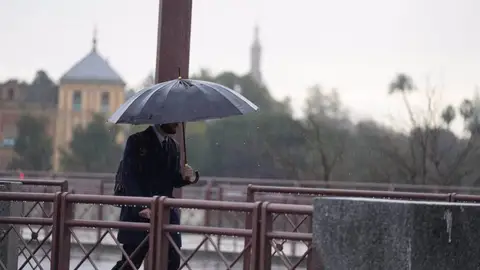 Lluvias, viento, olas y nieve ponen en aviso a una quincena de provincias y Melilla Lluvias, viento, olas y nieve ponen en aviso a una quincena de provincias y Melilla