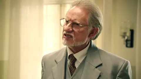 Damián se enfrenta a don Pedro al descubrir que le ocultaron que Luis estaba enfermo Damián se enfrenta a don Pedro al descubrir que le ocultaron que Luis estaba enfermo