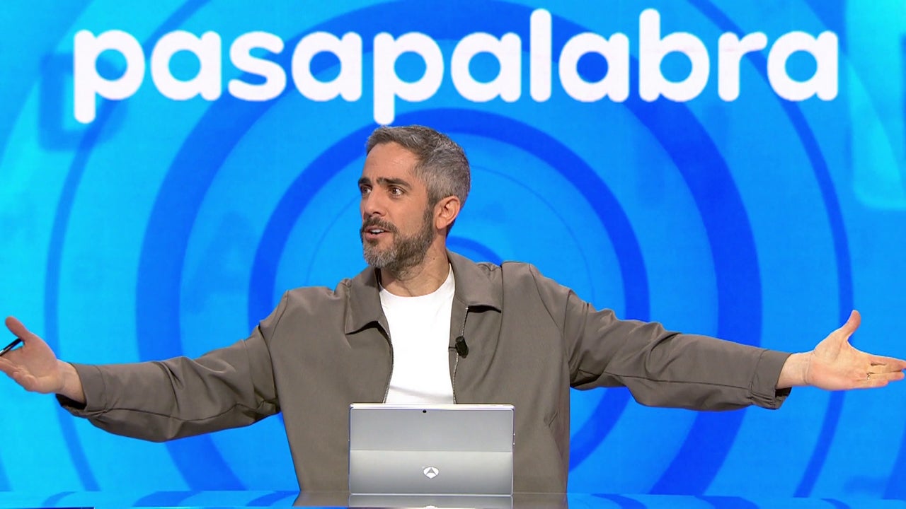 Roberto Leal bromea con el truco de los espectadores para acertar las 25 respuestas de El Rosco Roberto Leal bromea con el truco de los espectadores para acertar las 25 respuestas de El Rosco