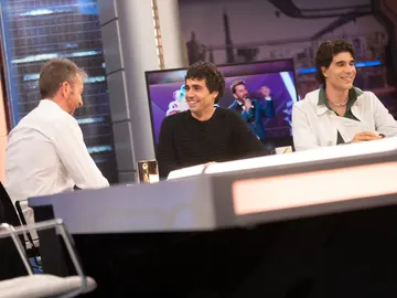 Javier Calvo y Javier Ambrossi cuentan cómo conocieron a Kim Kardashian en el cumpleaños de Rosalía Javier Calvo y Javier Ambrossi cuentan cómo conocieron a Kim Kardashian en el cumpleaños de Rosalía