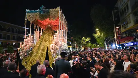 Susto en la Semana Santa de Sevilla: una explosión deja un herido durante la Madrugada Susto en la Semana Santa de Sevilla: una explosión deja un herido durante la Madrugada