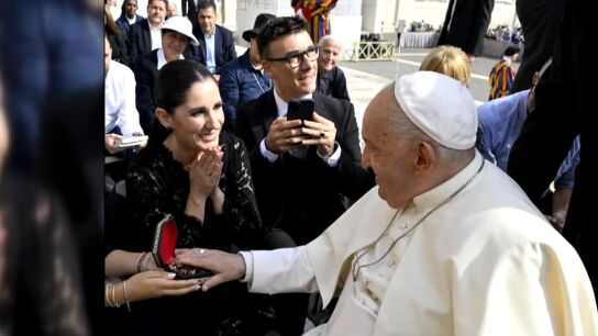 Diana Navarro con el papa
