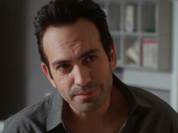 Evren se defiende mientras Bahar lucha por no sentir