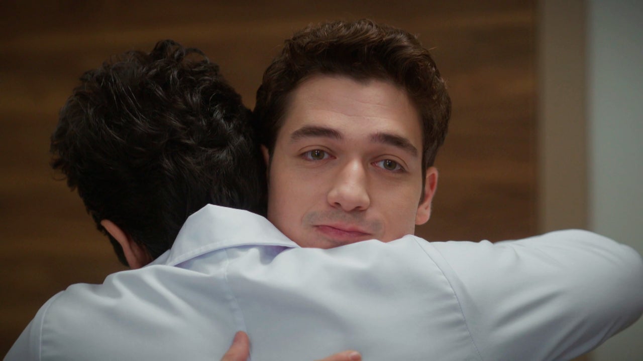 Uras se reconcilia con Evren y le muestra su apoyo: “Eres un médico ejemplar” Uras se reconcilia con Evren y le muestra su apoyo: “Eres un médico ejemplar”