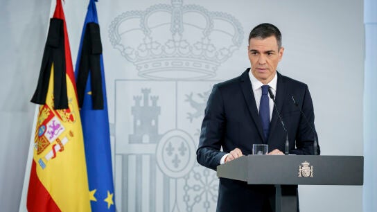 El presidente del Gobierno, Pedro S&aacute;nchez, comparece en el Palacio de la Moncloa