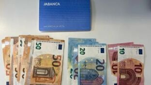 Un repartidor encuentra en Poio 600 euros y los lleva a la polic&iacute;a