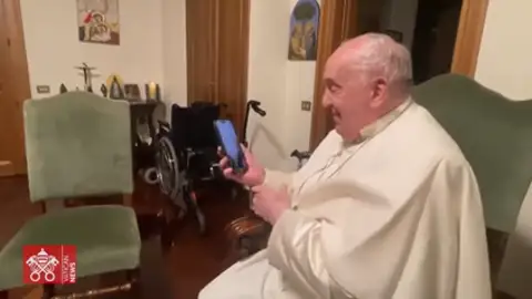 El vídeo del Papa Francisco en una de sus llamadas diarias a Gaza El vídeo del Papa Francisco en una de sus llamadas diarias a Gaza