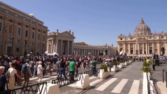 Gente en el Vaticano
