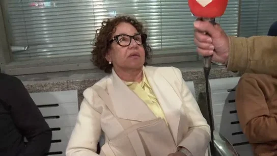 Le cobran 5 euros por hacer pis en una botella: la insólita historia de una mujer atrapada durante el apagón eléctrico Le cobran 5 euros por hacer pis en una botella: la insólita historia de una mujer atrapada durante el apagón eléctrico