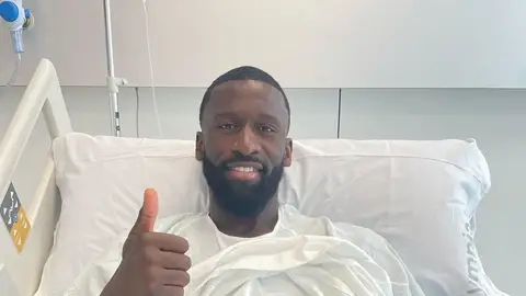 Antonio Rüdiger, tras su operación Antonio Rüdiger, tras su operación