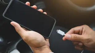 Cómo cargar el móvil