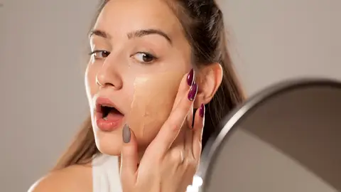 Protector solar con color o base de maquillaje Protector solar con color o base de maquillaje