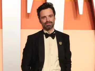 Sebastian Stan en la fiesta posterior a los Oscar Sebastian Stan en la fiesta posterior a los Oscar