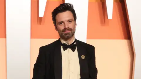 Sebastian Stan en la fiesta posterior a los Oscar Sebastian Stan en la fiesta posterior a los Oscar