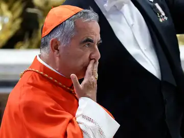 El cardenal italiano Angelo Becciu El cardenal italiano Angelo Becciu