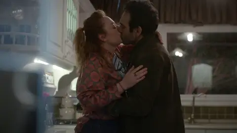 El deseo crece y la mansión está vacía: ¿se rendirán esta noche Bahar y Evren a la pasión? El deseo crece y la mansión está vacía: ¿se rendirán esta noche Bahar y Evren a la pasión?