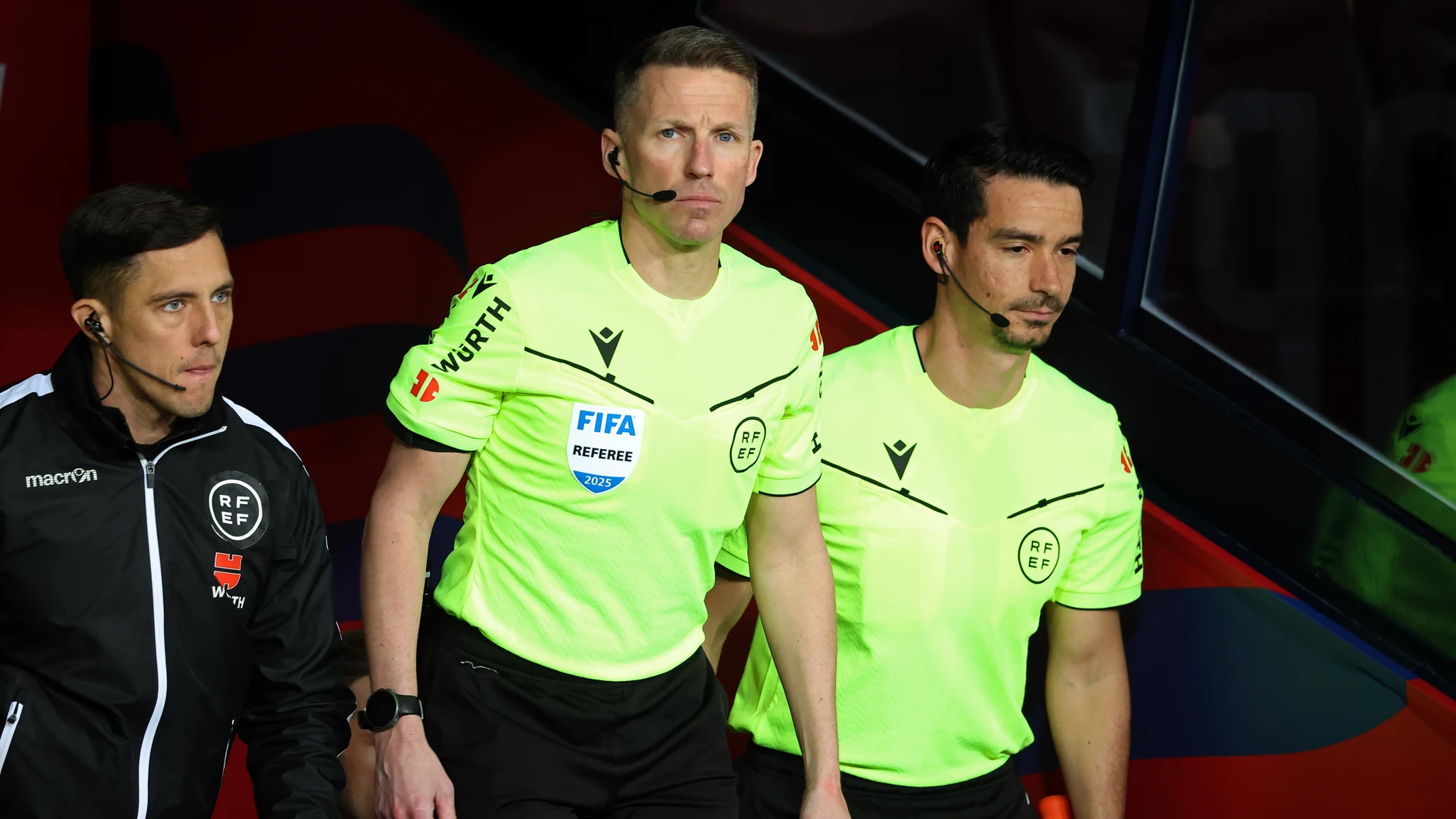 Alejandro Hernandez Hernandez, antes de un duelo entre el Barcelona y el Atlético de Madrid Alejandro Hernandez Hernandez, antes de un duelo entre el Barcelona y el Atlético de Madrid