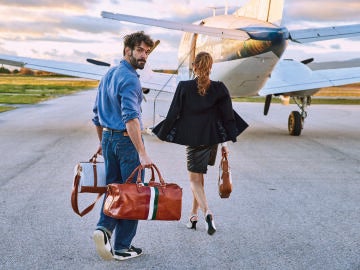 Eva abandona los formalismos y se lanza a conocer a Oliver durante su viaje a T&aacute;nger