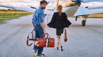 Eva abandona los formalismos y se lanza a conocer a Oliver durante su viaje a Tánger