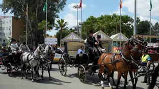 Ambiente del martes de Feria de Abril de Sevilla 2025 Coches de caballos en la feria de Abril. A 6 de mayo de 2025, en Sevilla (Andalucía, España). Ambiente en el real de la feria de Abril. 06 MAYO 2025 Joaquin Corchero / Europa Press 06/05/2025