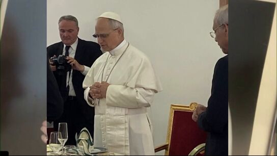 Primera cena del papa