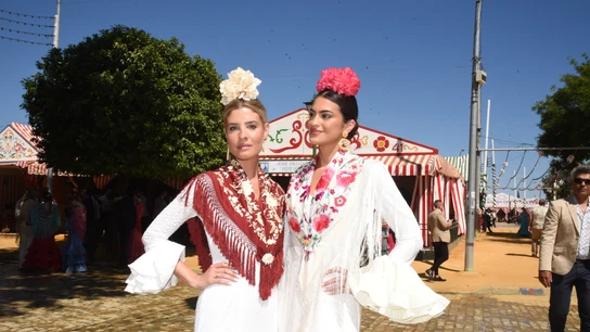 Teresa Andrés Gonzalvo y Marta Lozano en la Feria de Abril Teresa Andrés Gonzalvo y Marta Lozano en la Feria de Abril