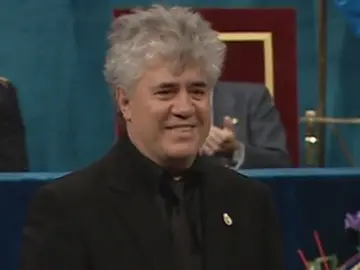 Almodóvar recibe el Premio Príncipe de Asturias Almodóvar recibe el Premio Príncipe de Asturias