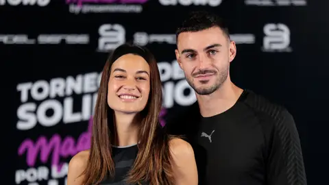 Estela Grande y Juan Iglesias en un evento de pádel Estela Grande y Juan Iglesias en un evento de pádel