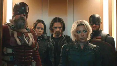 David Harbour, Hannah John-Kamen, Sebastian Stan, Florence Pugh y Wyatt Russell en Thunderbolts* David Harbour, Hannah John-Kamen, Sebastian Stan, Florence Pugh y Wyatt Russell en Thunderbolts*