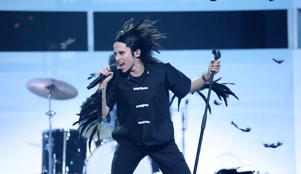 Melani saca su lado más roquero cantando ‘In the Shadows’ como The Rasmus