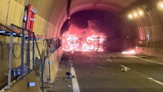Imagen del accidente en el t&uacute;nel de la AP-7 en Pilar de la Horadada.