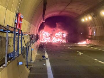 Imagen del accidente en el túnel de la AP-7 en Pilar de la Horadada.