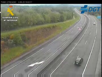 Denunciados dos conductores por disputar una carrera a más de 200 km/h por una autovía en Ourense Denunciados dos conductores por disputar una carrera a más de 200 km/h por una autovía en Ourense