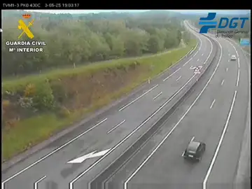 Denunciados dos conductores por disputar una carrera a más de 200 km/h por una autovía en Ourense Denunciados dos conductores por disputar una carrera a más de 200 km/h por una autovía en Ourense