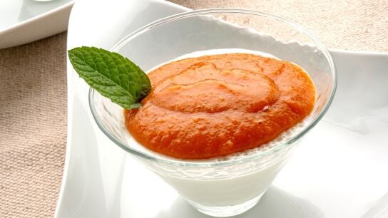 Cuajada con crema de albaricoque, un postre f&aacute;cil y r&aacute;pido de Karlos Argui&ntilde;ano