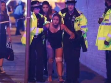 Efemérides de hoy 22 de mayo de 2025: Atentado yihadista suicida durante un concierto de Ariana Grande en Manchester
