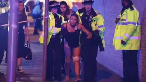 Efemérides de hoy 22 de mayo de 2025: Atentado yihadista suicida durante un concierto de Ariana Grande en Manchester Efemérides de hoy 22 de mayo de 2025: Atentado yihadista suicida durante un concierto de Ariana Grande en Manchester