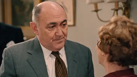 El doctor Herrera se despide de Irene y Damián antes de marcharse: “Lo que habéis hecho por mí no lo olvidaré nunca” El doctor Herrera se despide de Irene y Damián antes de marcharse: “Lo que habéis hecho por mí no lo olvidaré nunca”