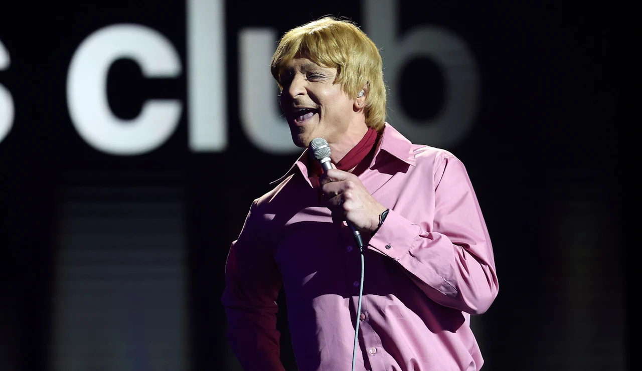 ¡Menuda voz! Txabi Franquesa conquista como Harry Nilsson y su ‘Everybody’s talkin’