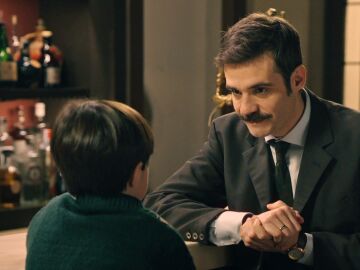 &iexcl;Joaqu&iacute;n se esfuerza por ganarse la confianza del peque&ntilde;o Teo!