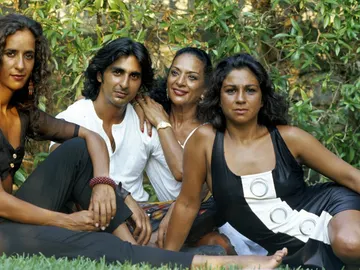Rosario, Antonio, Lola Flores y Lolita Rosario, Antonio, Lola Flores y Lolita