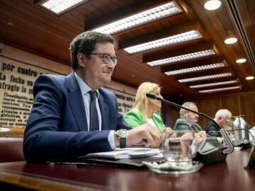 El ministro Óscar López