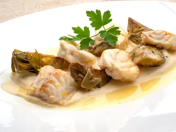 ¡Tres recetas en una!: lomo de rape con crema de panceta y alcachofas, de Joseba Arguiñano ¡Tres recetas en una!: lomo de rape con crema de panceta y alcachofas, de Joseba Arguiñano