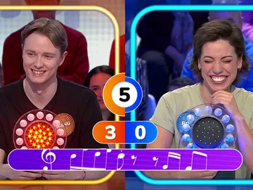 El motivo por el que Manu desespera a los invitados: “Siento cortaros el rollo” El motivo por el que Manu desespera a los invitados: “Siento cortaros el rollo”